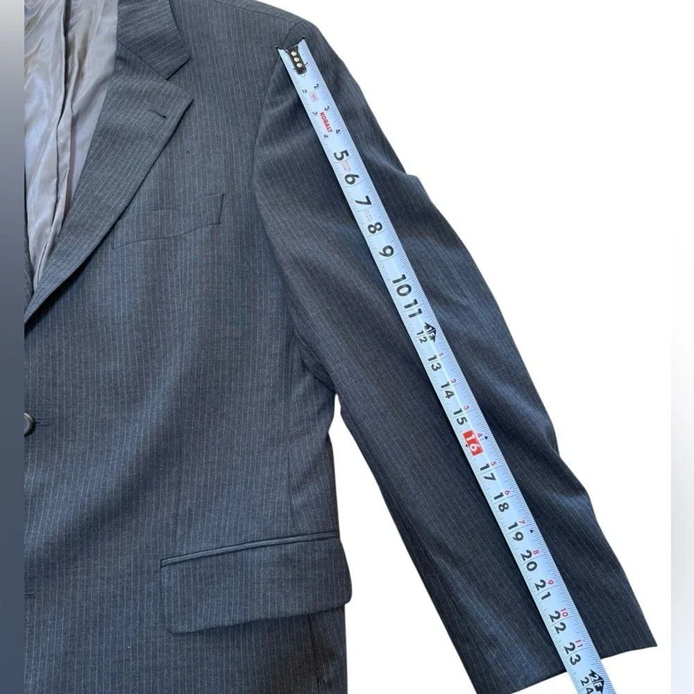 Hugo Boss super 100 finest quality 100% Schurwolle Virgin wool Size 41L Made USA